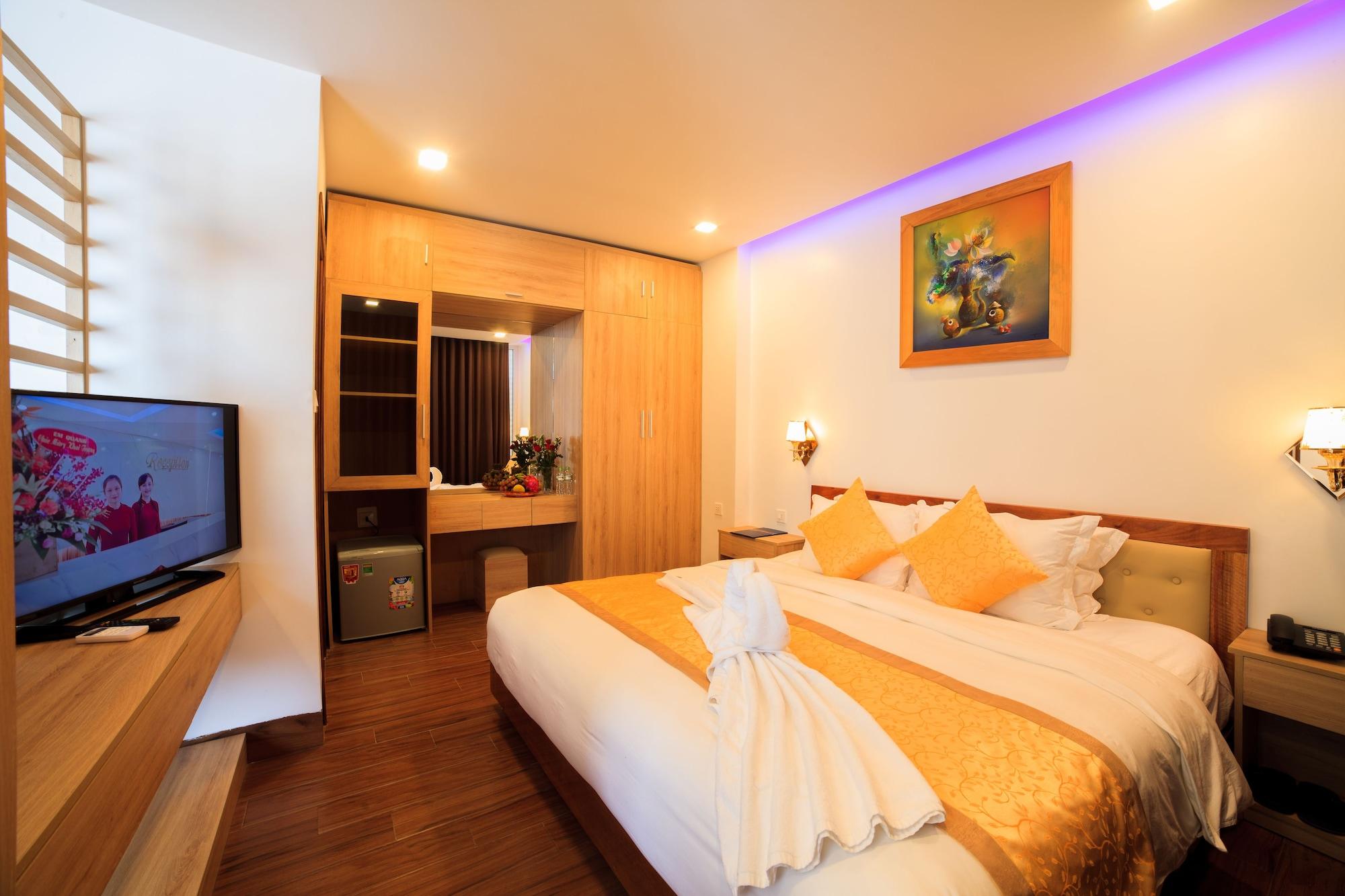 Cherry Hotel Hue Exterior photo