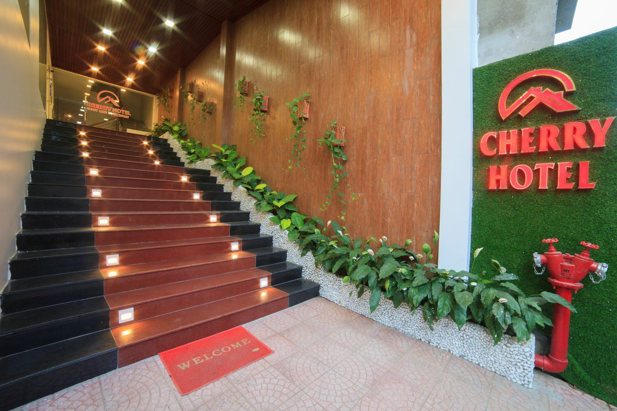Cherry Hotel Hue Exterior photo